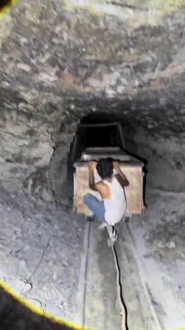 Workers extract coal from a cart inside a 3,000-foot-long mine. #blackdiamond #undergrundmining #coalmining #hiddentreasure #usa🇺🇸tiktok #usa🇺🇸 @tiktok creators 