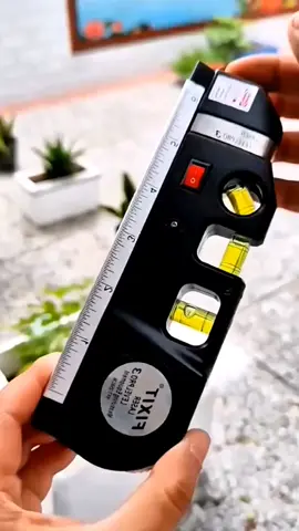 Nível torto? Nunca mais. Esse laser resolve tudo. #ferramenta #laser #nível #trena #obra #construção #precisão #ajuste #medição #marcenaria #engenharia #manual #alinhamento #reforma #projeto