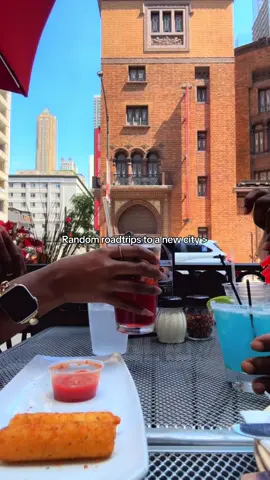 Living fully in the gift of now #livinginthemoment #traveltiktok #travelbae #takethetrip #roadtrip #chicago #pizzaria #unospizza #chicagopizza #baecation #travelcouple #roadtrip #roadtripwithbae #chicagoitinerary #chicagofood 