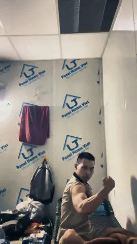 Thằng nào mới nhắn tin hẹn ra cổng thì về đi nhé kao đi ngủ đây . Hẹ hẹ 🤣