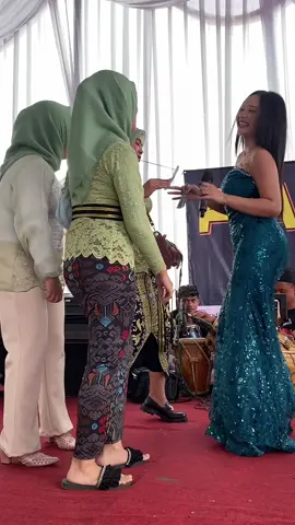 Pagar ayu cantik dari Kp barubkarut limbangan #gerengsengkeun #biduanhoot #fyp #dangduttiktok #hiburanviral #artiscantik #dangdutkoplo2022 #dangdutviral #artiscantik #indraradjata #radjataentertainment 