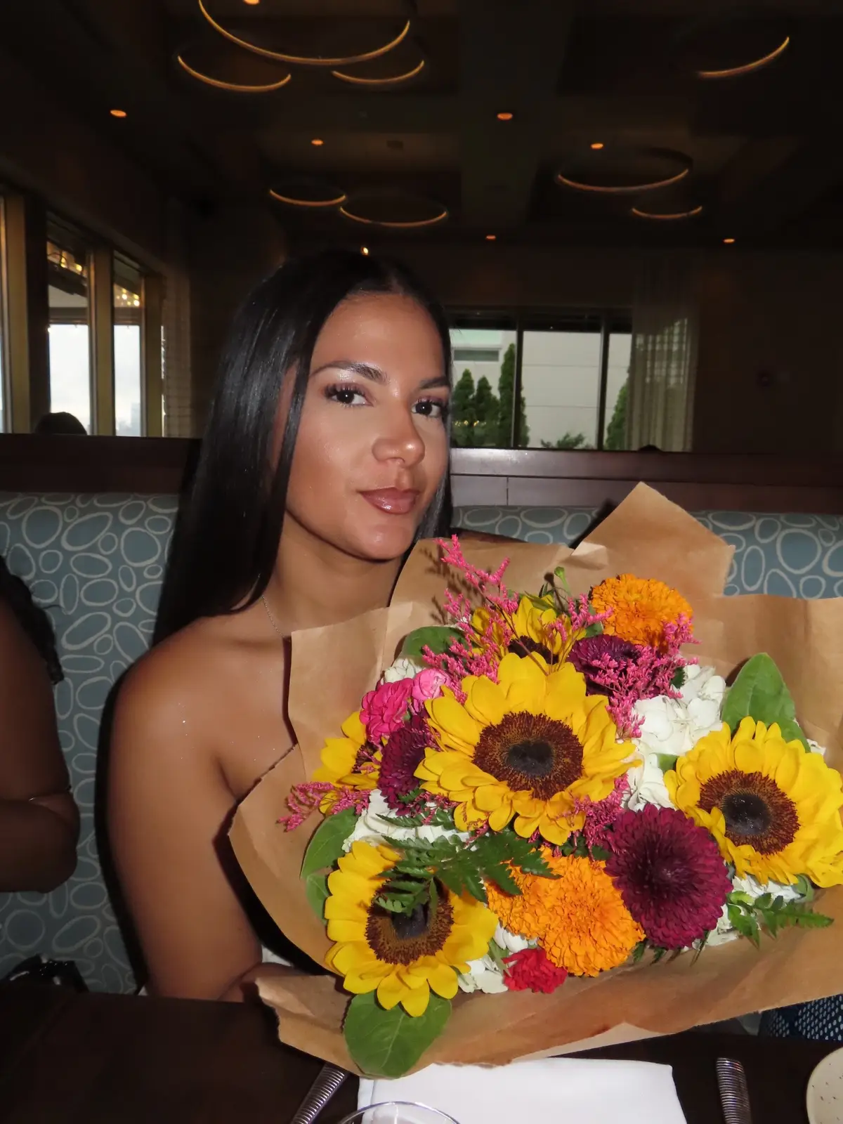 Thankful for all the beautiful wishes and all the beautiful souls in my life that made this day so special for me. I feel so loved and so blessed 🫶🏼 #birthday #birthdaydinner #birthdaygirl #foryou #havenriverfrontrestaurant #dinner #edgewater #nj #jersey #flowers 