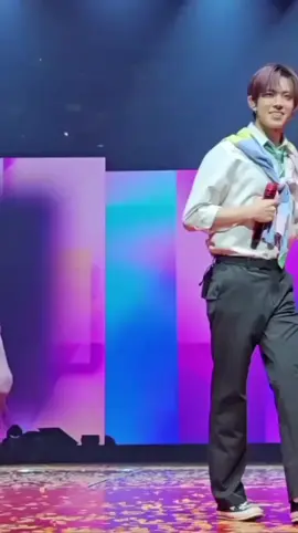 #fyp អួយរាំឡូយមេះប្ដី🥲❤️👀#heeseung #enhypen 