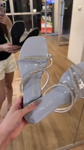 สวยแบบไม่ต้องอวยเลยแม่เอ้ยยย🥰#รองเท้าแตะ #รองเท้าเพชร #รองเท้าหนังแก้ว #รองเท้าแฟชั่น 