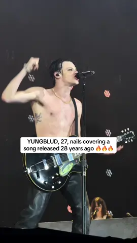 @yungblud covering Bitter Sweet Symphony at rock werchter 🔥 #yungblud #yungbludarmy #blackheartsclub #theverve 