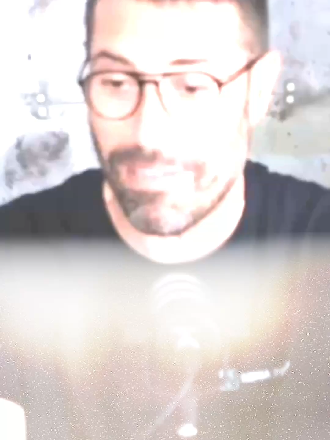 Así se consigue la libertad financiera. Germán se leyó el famoso libro de Padre Rico Padre Pobre de Robert Kiyosaki. Libro que le ha cambiado la mentalidad a millones de personas en todo el mundo. A partir de aquí, hay que pasar a la acción. La teoría no sirve de nada si no pasamos a la acción. Y Germán lo hizo a la perfección. Empezando en pequeño con un primero piso, validando el modelo y después replicando y escalando. ¿Tú ya has empezado? O ¿A qué esperas? Te leemos 👇🏻 #libertadfinanciera #finanzaspersonales #inversion #inversioninmobiliaria #eljuegodelladrillo