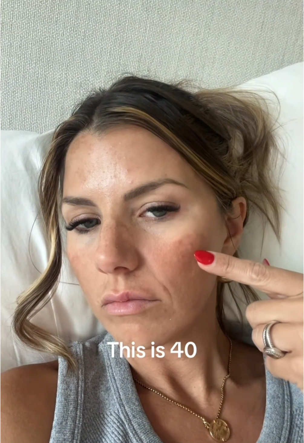 In your 40s, skin changes can occur, including noticeable wrinkles and sagging skin due to decreased collagen and elastin production.  These changes are often accompanied by a loss of volume in the face, making skin appear less firm and contributing to a hollow or sunken look, particularly around the eyes and lower face.  here are 3 at home options that can help!  Stay tuned for part 2.  #skincare #beauty #skincareroutine #dermatology #dermtips #smilelines #nasolabialfolds #nasolabial #nasolabiallines #aging #skincaretips #howtoskincare #jowls #40sskincare #agingskin #skincareforbeginners 