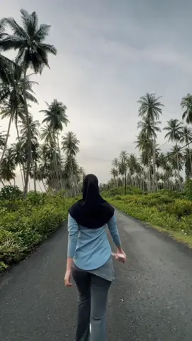 Let's walk w me🤏🏻#izinpakaisoundnya #fyppppppppppppppppppppppp 