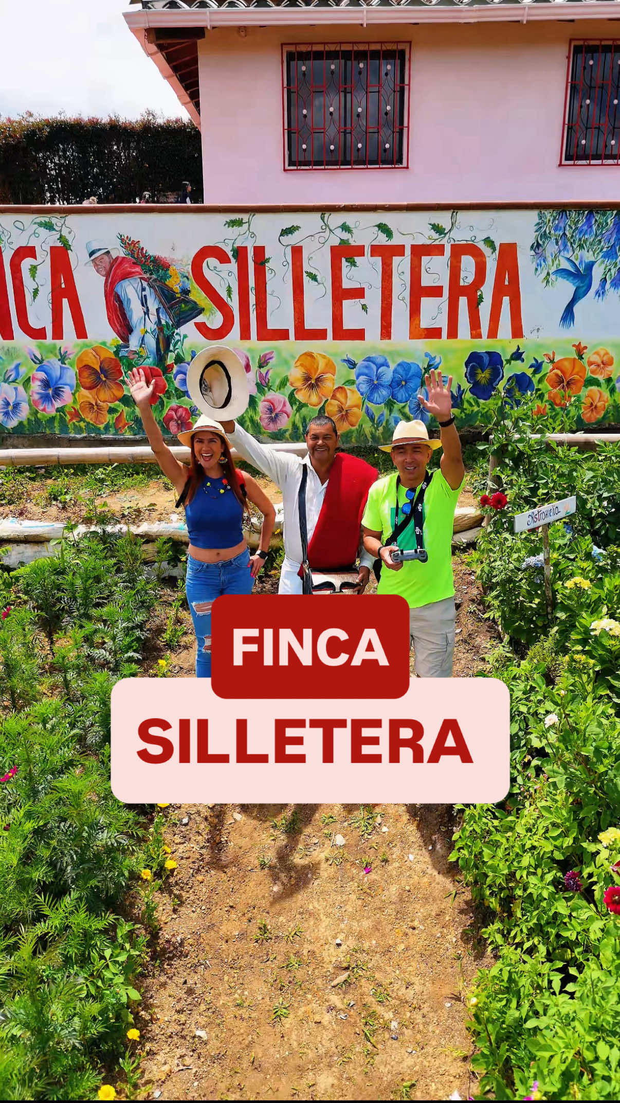 Parche de finca silletera. @Finca Silletera El Pensamiento  #medellin #santaelenamedellin #feriadelasflores2025 #desfiledesilleteros 