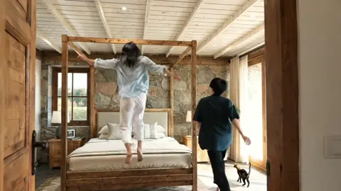 Bỏ lại sau lưng phố thị, lên Trà Ang tìm lại chính mình giữa mây rừng Hòa Bình #BĐSNghỉDưỡng #TràAngRetreat #ViewThungLũng #viral #traangretreat #HoabinhTravel #DauTuBatDongSan #BDSChuyenNghiep #ĐầuTưXanh #dabachoabinh #dautubds 