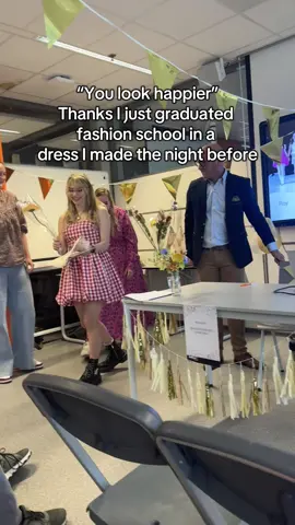 Video over het maken van deze jurk staat online 💞🤩 l1nk in b10!! #sewingtiktok #handmade #nederlandsetiktokkers #naaien #sewwithme #vlogger #sewingtutorial #naaitutorial 