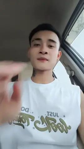 ဘယ်သူနဲ့လဲတော့ မသိဘူး😊