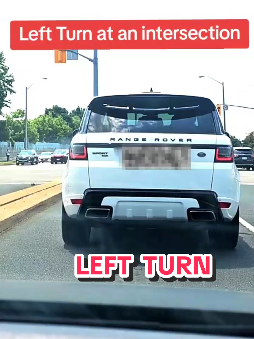 Left turn at an intersection  #driving #drivinglessons  #drivingtips  #drivingtest  #howtodrive  #cardriving  #learntodrive  #drivingschool  #drivinginstructor  #drivinglicense  #drivingskills #drivingtraining #drivingrules #leftturn 