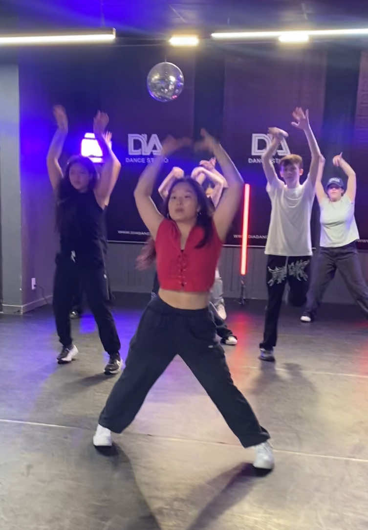 Hands off Gabriella 🔥✨ Taught by Shrimpy! @KATSEYE #kpop #dancefyp #kpopfyp #dance #kpopdancecover #kpopdance #kpopdancechallenge 
