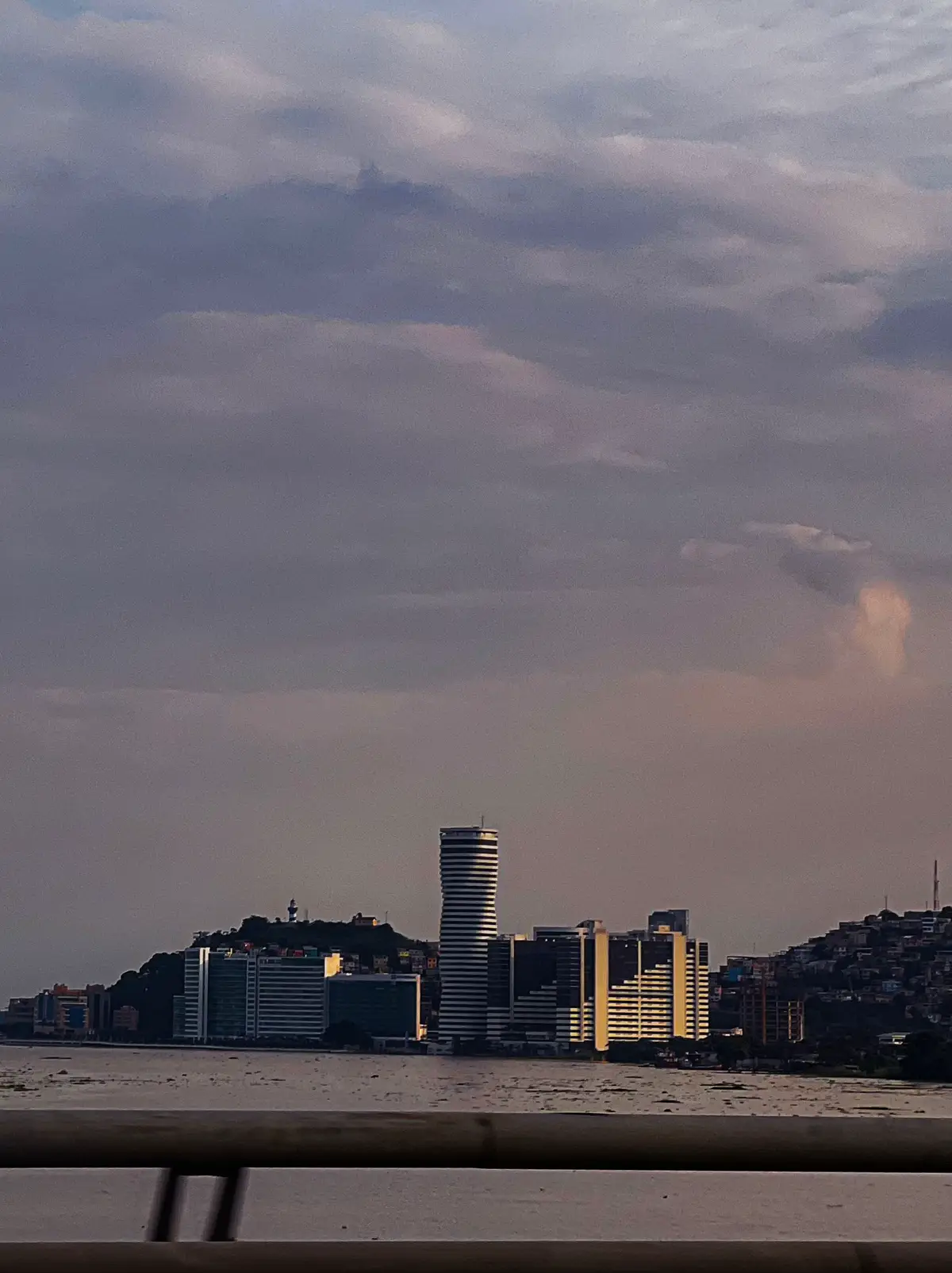 Más en mi insta @johnlvcas #guayaquil #ecuador🇪🇨 #fyp #paratii 