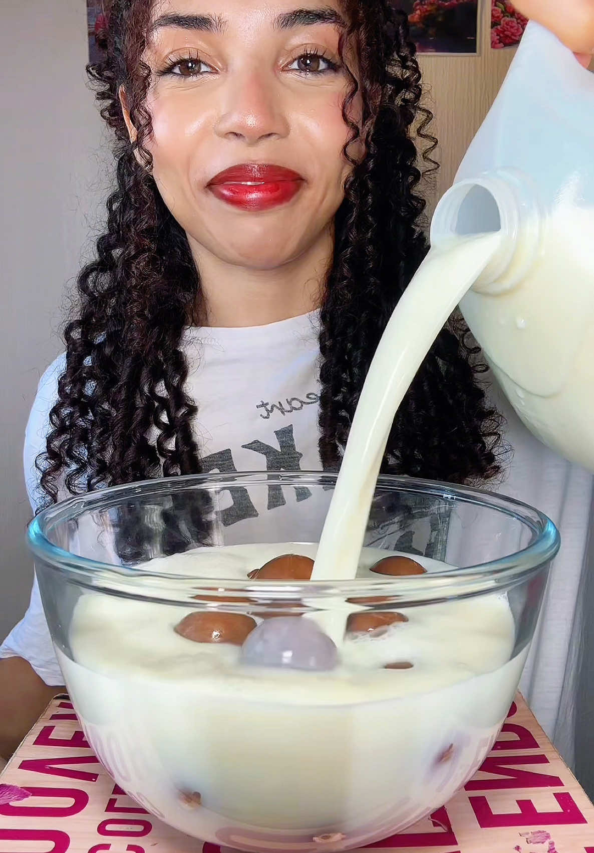 Dubai chocolate Lindor cereal mukbang #Lindor #DubaiChocolateLindor #ChocolateCereal#Yazyum ##mukbangvideo##asmreating##fyp##asmr