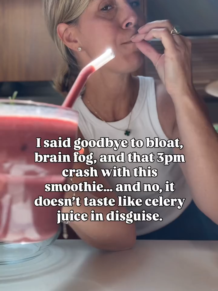 You can have my recipe. It’s inspired by the Medical Medium but tweaked so it doesn’t taste like a punishment. 🍃 ✨ Why drink it? • Helps detox heavy metals • Calms inflammation • Supports clear skin + digestion • Boosts minerals without pricey powders • And it actually tastes good 😅 Perfect for mornings when you want to reset without starving. 💚 Recipe + my favorite weird swap is at the end of the video! Save this one, your gut will thank yoU!