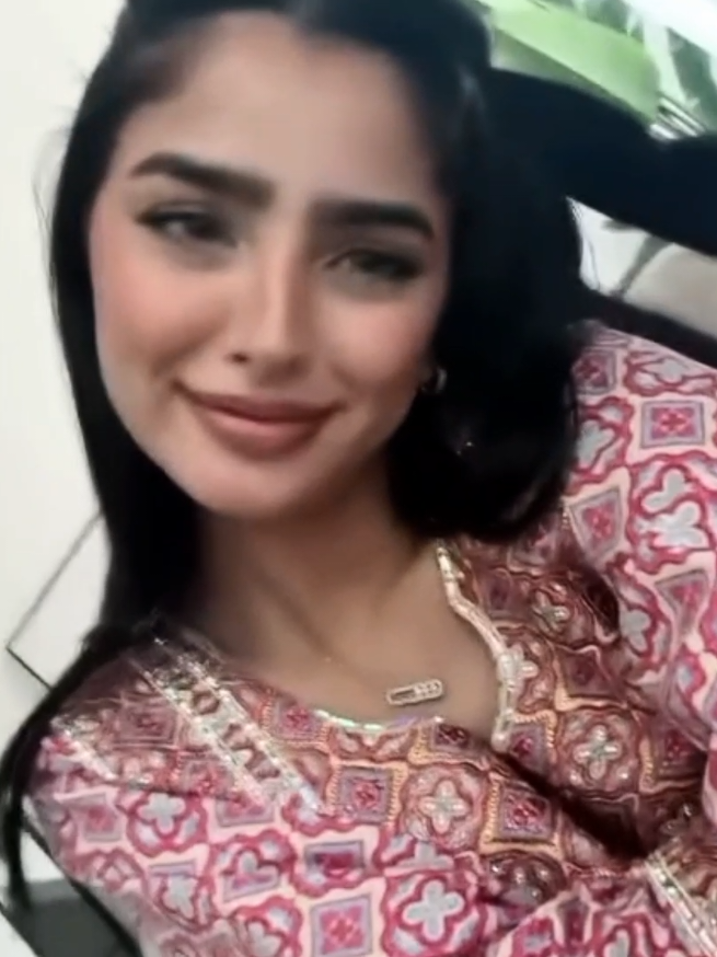 عيونها للتأمل سبحان من سواها🩷                                                                                                                                                                                                               #nourjaber #explore #explorepage #fyp #fypシ゚ #edit #foryou #follow #viral #like #iraq #4u #capcut #tiktok #creatorsearchinsights #نور_جابر #اكسبلور @نور جابر 