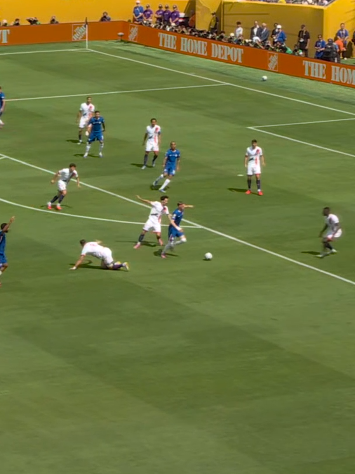 Palmer und Chelsea sind sowas von da #DAZNmoment Das Finale beim #FIFACWC zwischen Chelsea und PSG seht Ihr jetzt live und kostenlos auf DAZN #TakeItToTheWorld