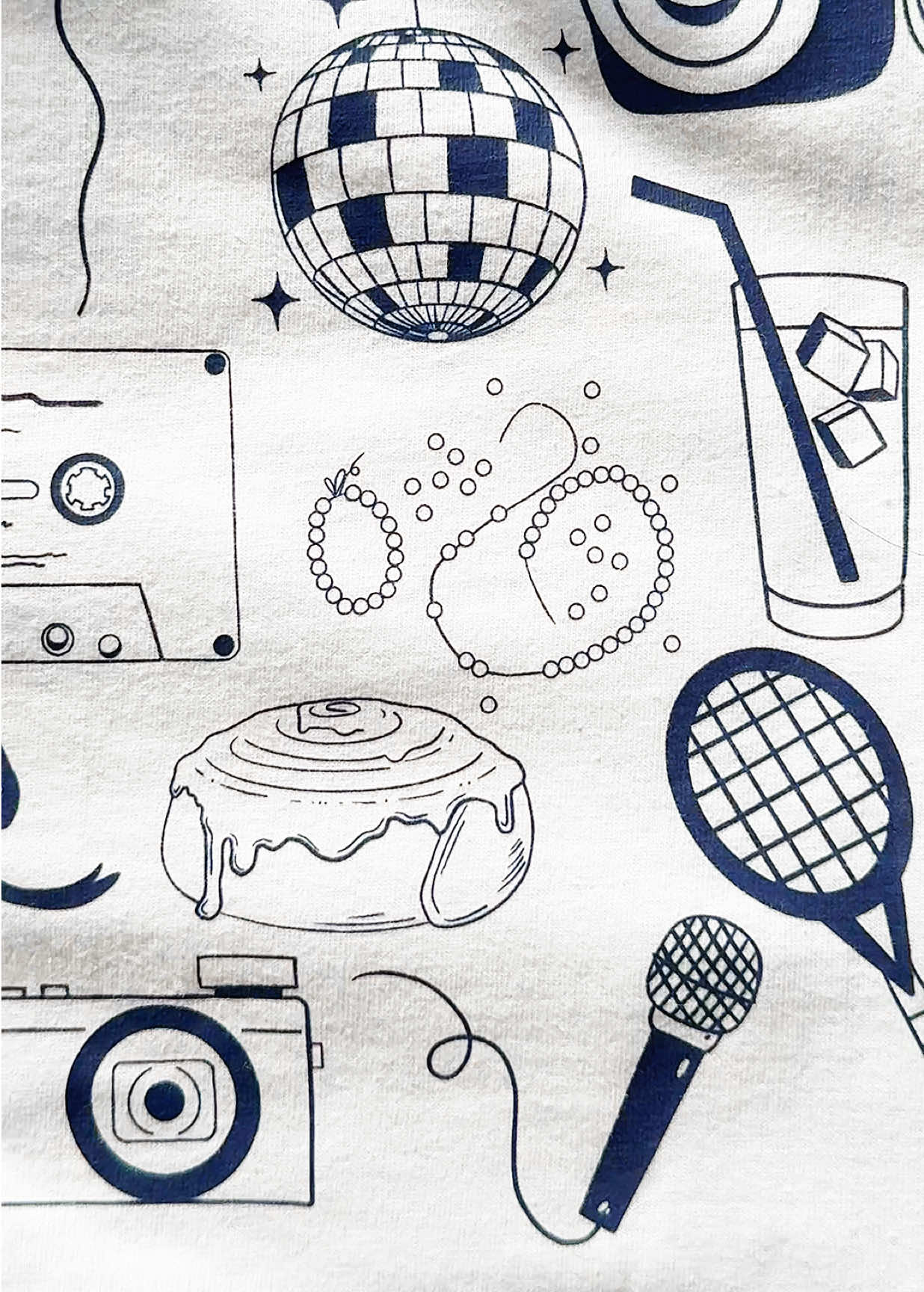 Designing a T-shirt for my sister 💜 #re#retaildesignstudente#designstudente#desingbachelore#designprojectn#interiordesignstudents#tshirtdesigns#tshirtprintingi#giftidease#designaesthetici#lineartr#graficdesigni#siblingsgoals