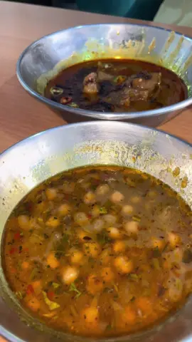 Best Nashta with Naan Chaney of Sadiqabad Food street #foodstreet #Foodie #reelsviral #chaney #nashta #sadiqabad 