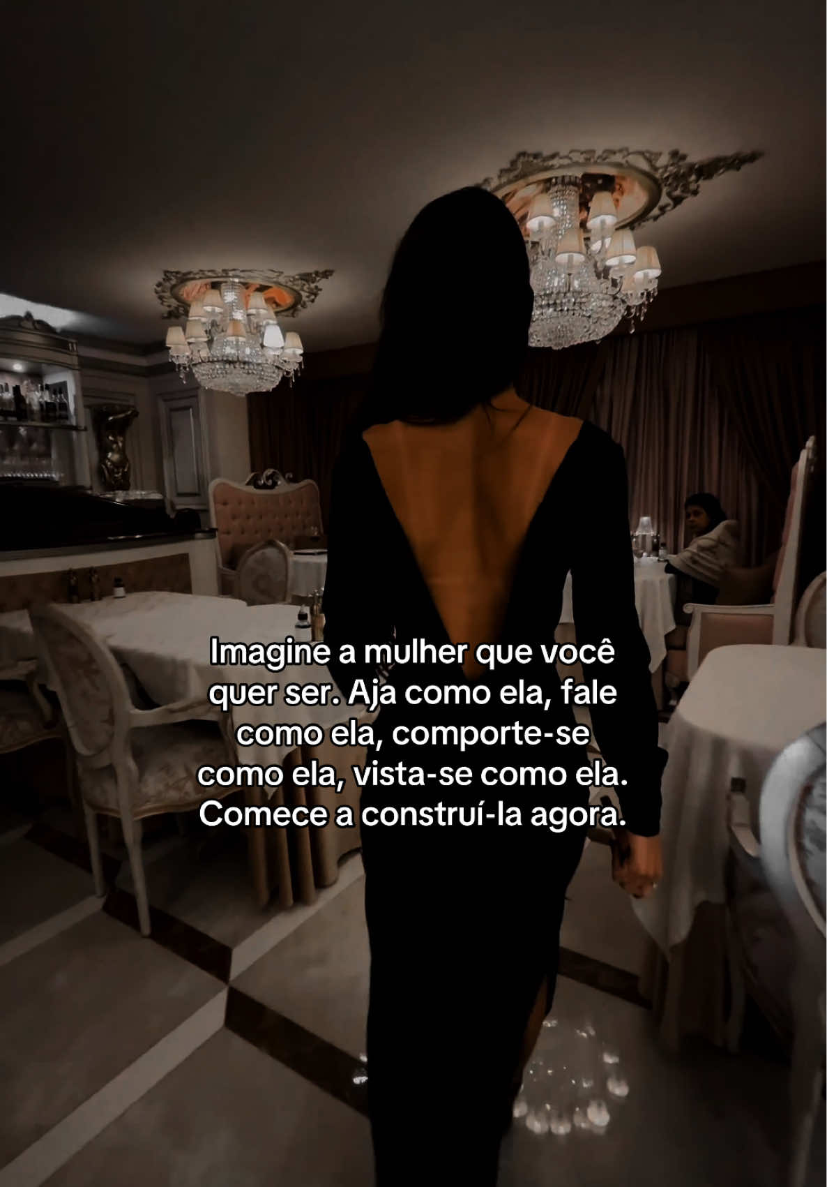 Seja ela! 🍸 . #leidaatração #mulherdevalor #richgirl #mentemilionaria #millionaire #arsthetic #habitos #SelfImprovement #highvaluewoman #boundaries #grown #luxurylife #blackcatenergy #selfrespect #amorpropio #luxurylife #autocuidado #poderfeminino