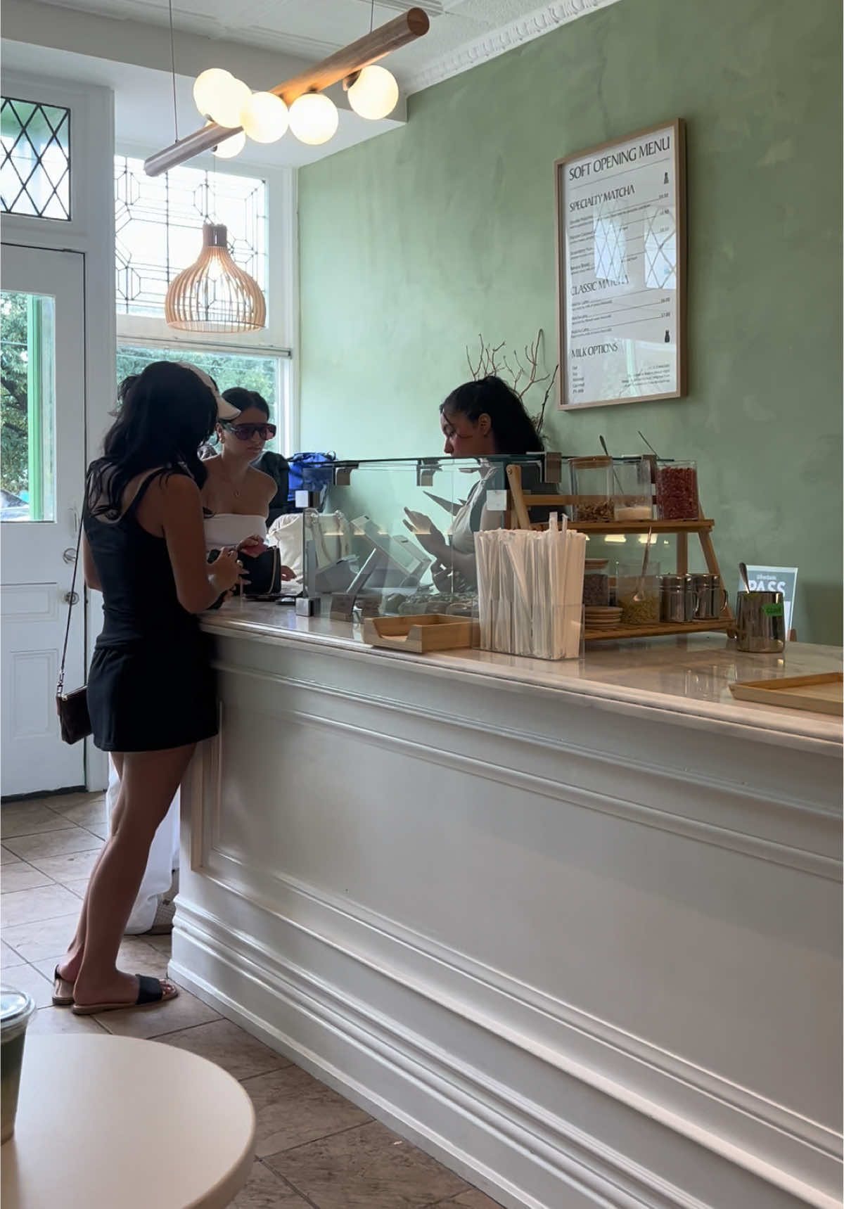 A new matcha cafe just opened in Toronto and it’s my new favourite spot for a Banana Bread Matcha latte @Matcha Haus Toronto 🍵🍌 📍324 Bathurst St, Toronto, ON #matcha #icedmatcha #matchalatte #banana #bananabreadmatchalatte #toronto #torontocafe #torontodrinks #matchahaus 