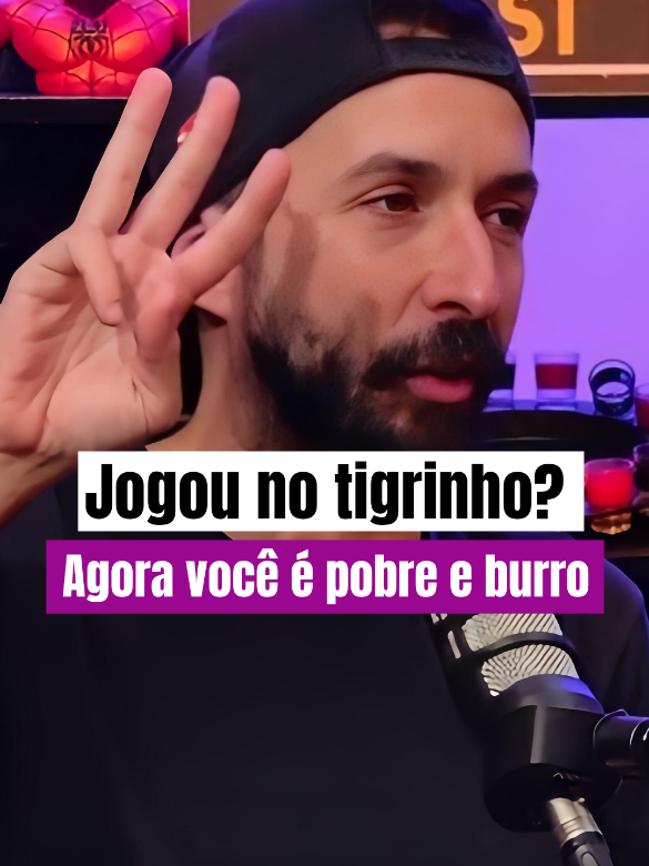 Jogou no tigrinho? Parabéns! Agora você é pobre e burro . . . @foconagranaoficial  . . . #educaçãofinanceira #investimento #finanças #rendaextra #ganhardinheiro #primopobre 