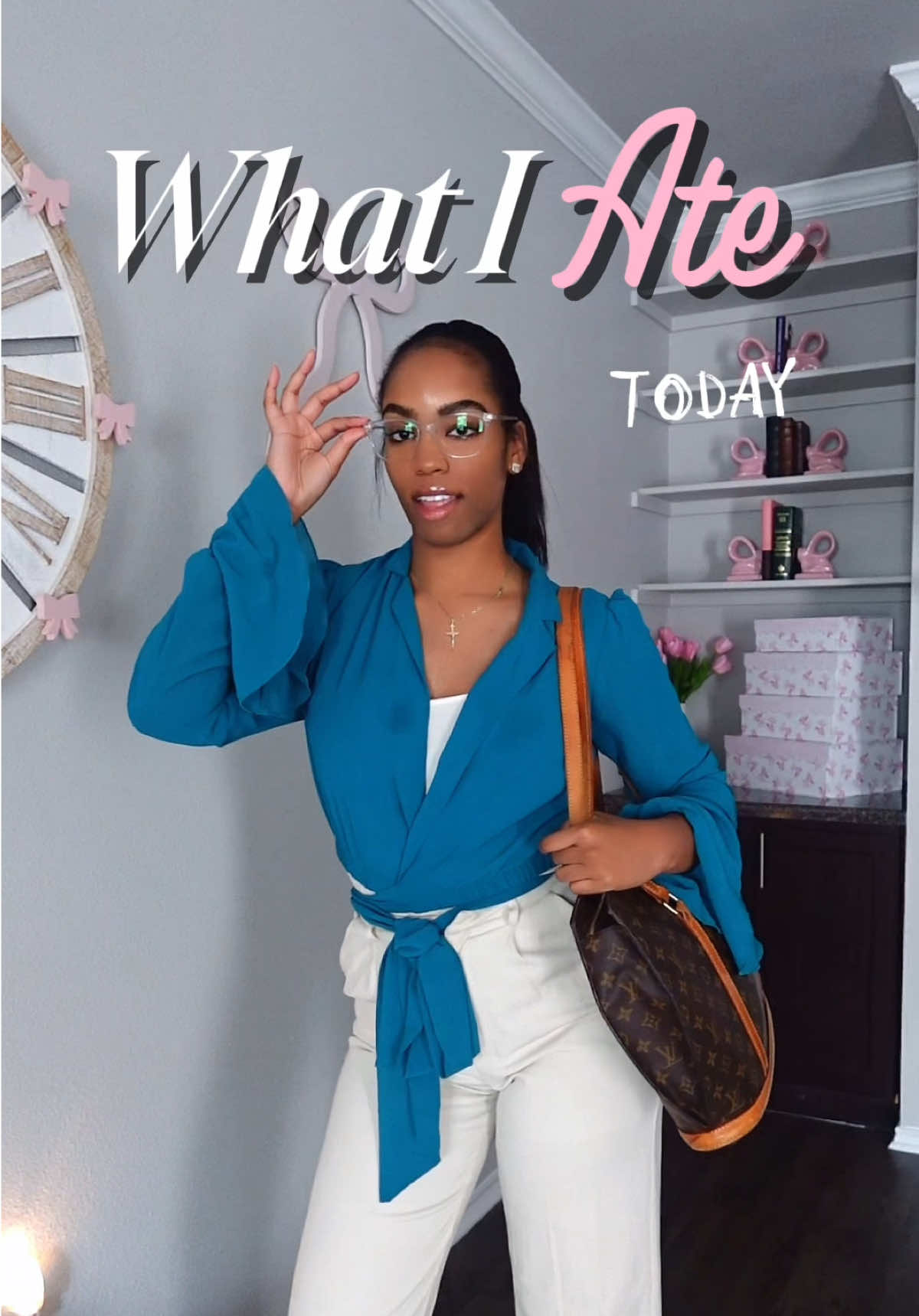 If this look was on the menu, would you order it?🎀 #kranay #ootdinspo #collegestudent #pharmacy 