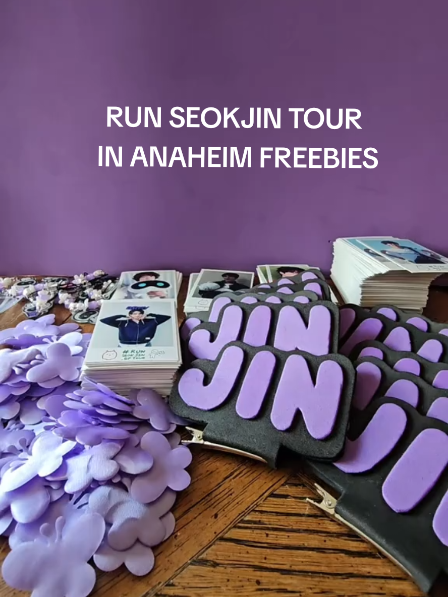 After many weeks, I'm finally at the part of packing up my freebies for Run Seokjin Tour in Anaheim 🥹💜 I have two more different kind of freebies, one I already posted, and the other will post later 🤗 #JIN #KIMSEOKJIN #BTS #ARMY #RUNSEOKJIN_EPTOUR #RUNSEOKJINTOUR #FREEBIES 