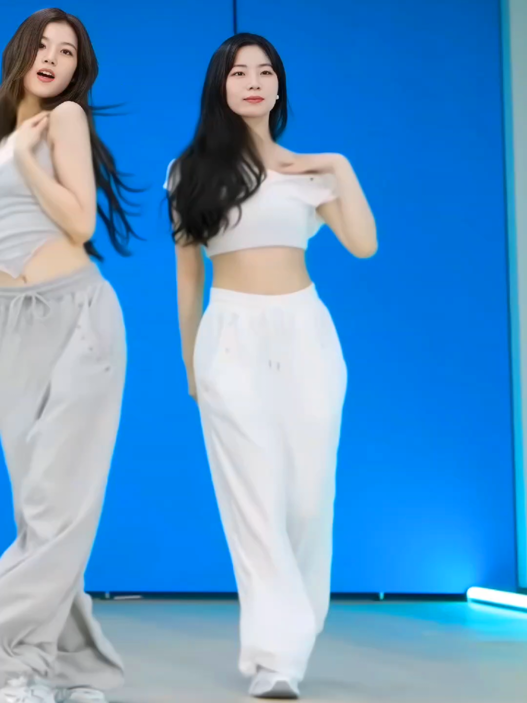 nunca taquei tanto fds pra uma qualidade quanto p essa fancam (de qual outra membro eu faco gente to sem ideia 😭😭😭 #fyp #fancam #dafnecams #dahyun #twice 