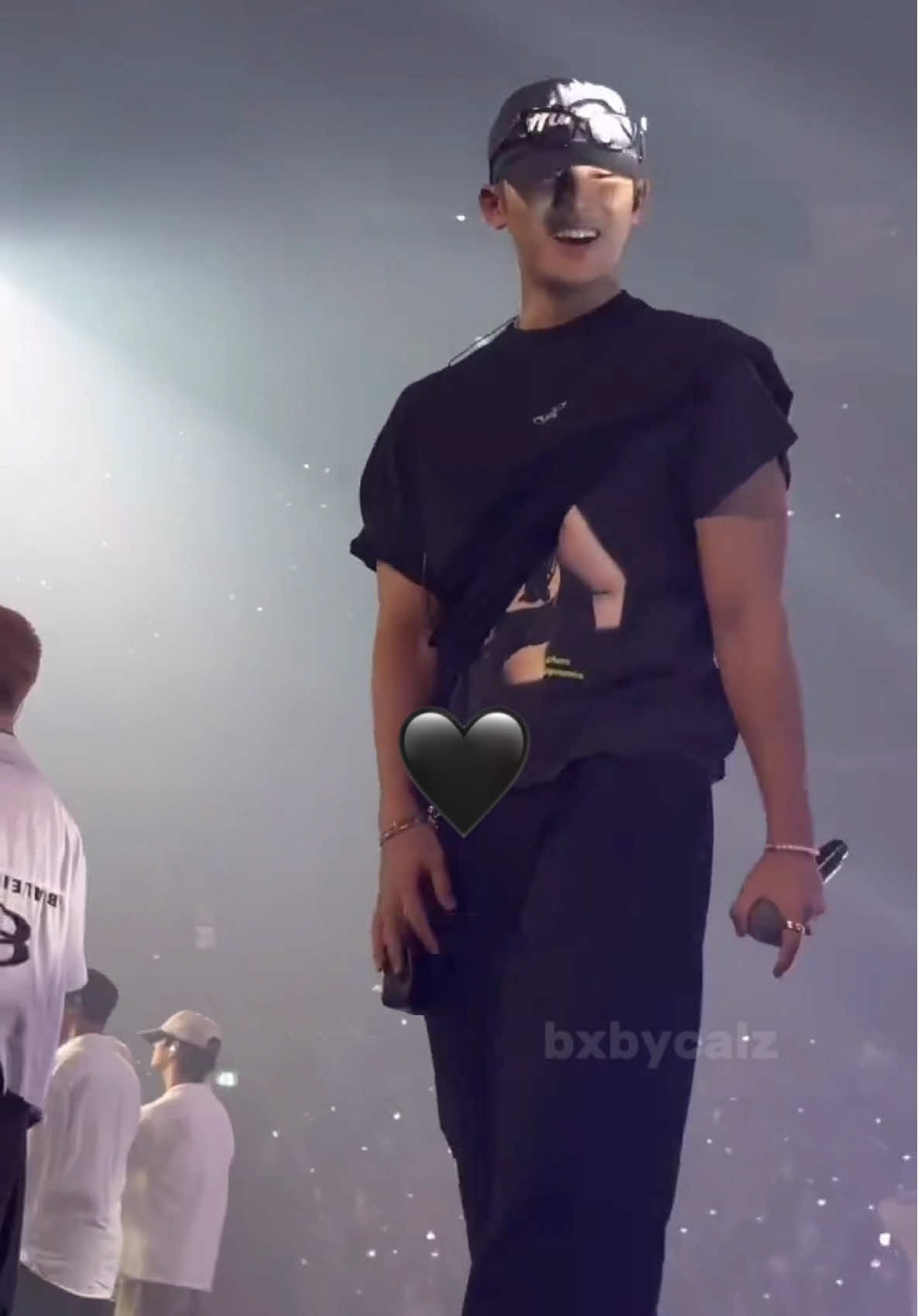 jangan salfok sama kaosnya ya gesss☺️🙏 #mingyu 