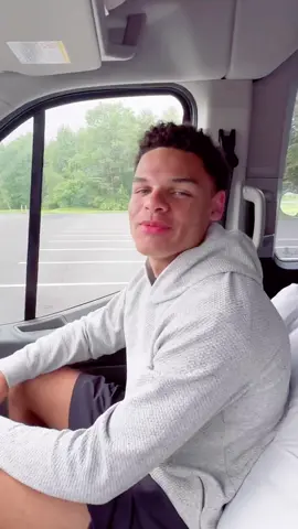 Dayshawn’s Dream Life! Ep 2 #DoughertyDozen #DayshawnsDreamLife #SportsInfluencer #Football #UMASS #G2G 