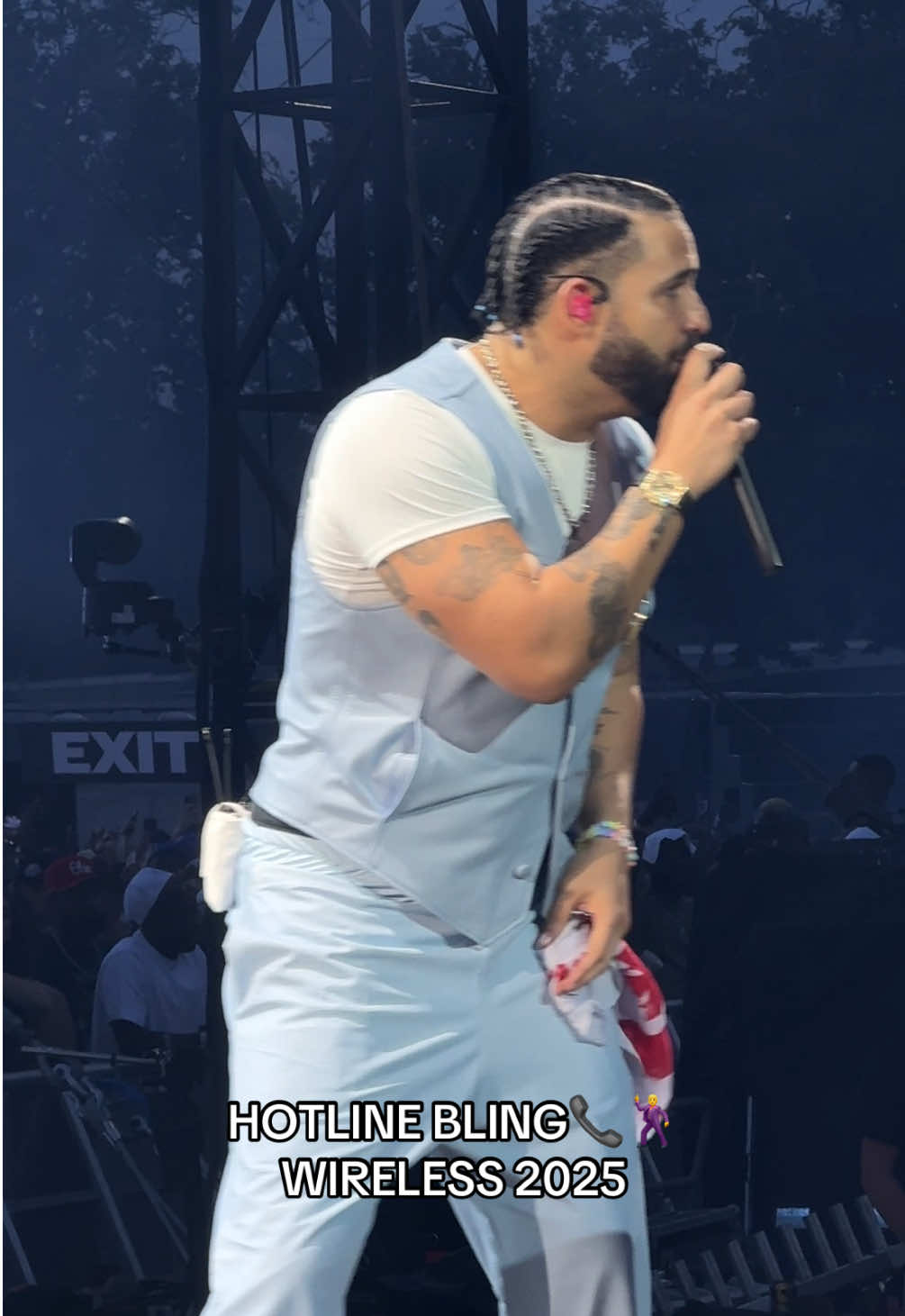 Classics on Classics 🤯 #20YEARSOFWIRELESS #wireless #drake #hotlinebling #party #sunday #History 