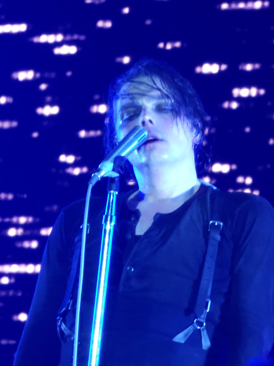 long awaited return of my wife.... offerings coming your way #mcr #mychemicalromance #mychem #mcrseattle #gerardway 