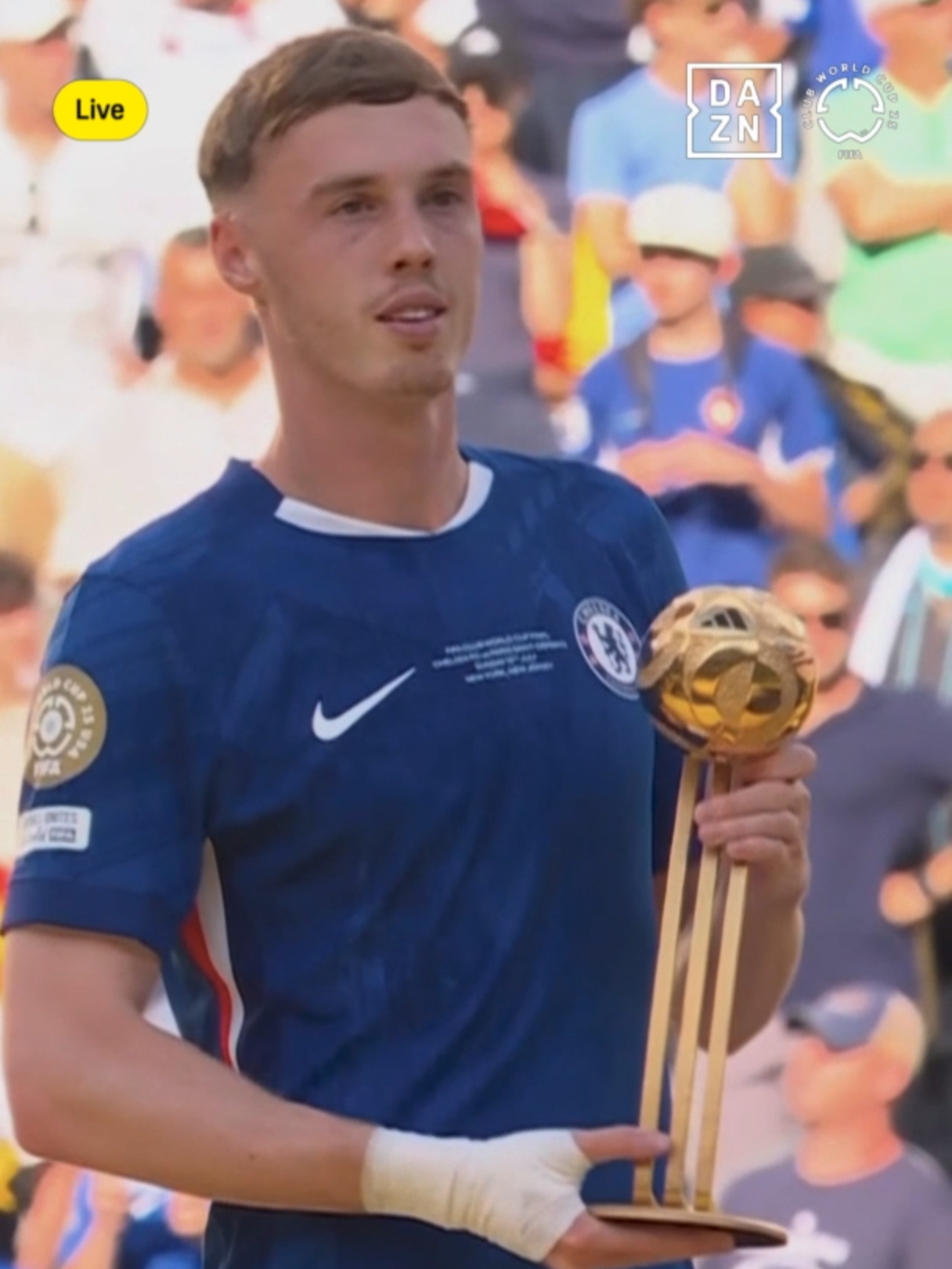 Cole Palmer wird als bester Spieler des #FIFACWC ausgezeichnet 🥇 #DAZNmoment #TakeItToTheWorld
