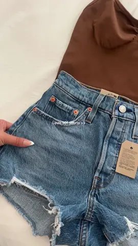@Levi’s has the best quality shorts. #levis501 #levis #OOTD #summerootd 
