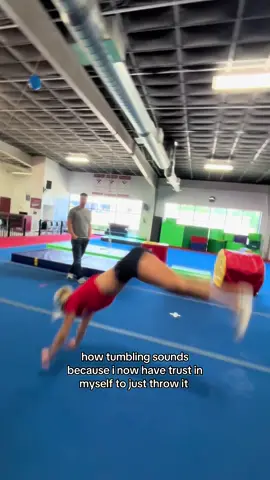 🤸🏼‍♀️ #cheer #tumbling #cheerleading #trending #relatable #fyp #motivation #cheertok 
