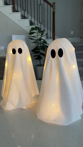 DIY ghost kit👻in my Amazon!! This easy kit comes with everything you need to makes 2 ghosts! Save & share with a halloween-loving friend🤍 • • #halloween #halloweendiy #diyghost #halloweendecorating #halloweendecor