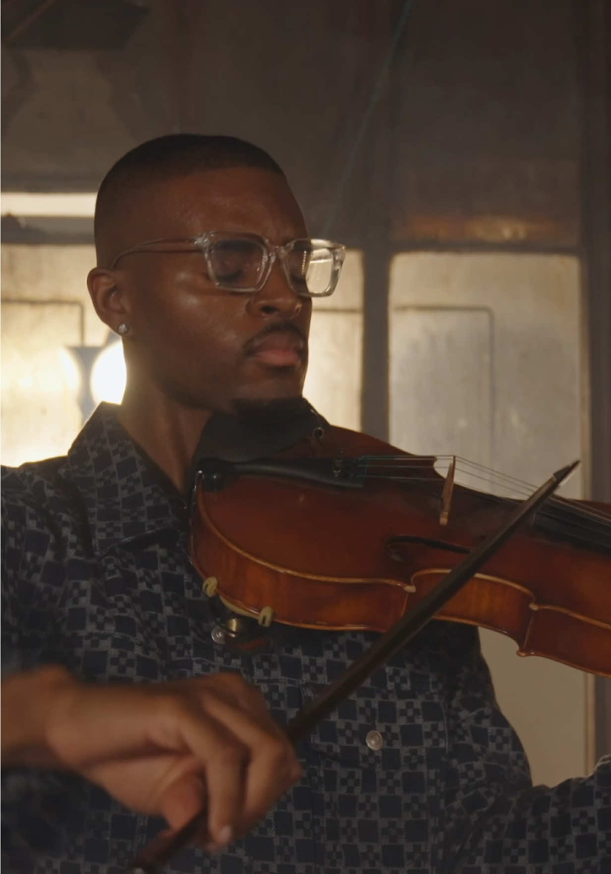 Trying this again since TikTok thought my cover was the original 🤦🏾‍♂️ @Mariah the Scientist #burningblue #mariahthescientist #rnbvibes #viola #hiphopviolinist 