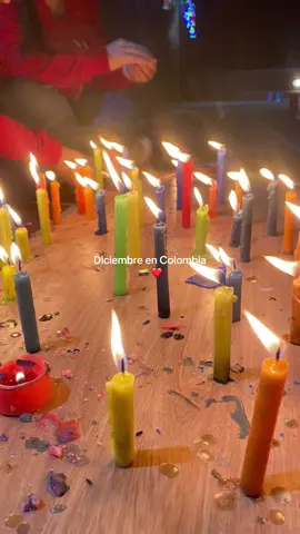Diciembre en Colombia 🇨🇴  #colombia #navidad #happynewyear #buñuelos #natilla #fyp 