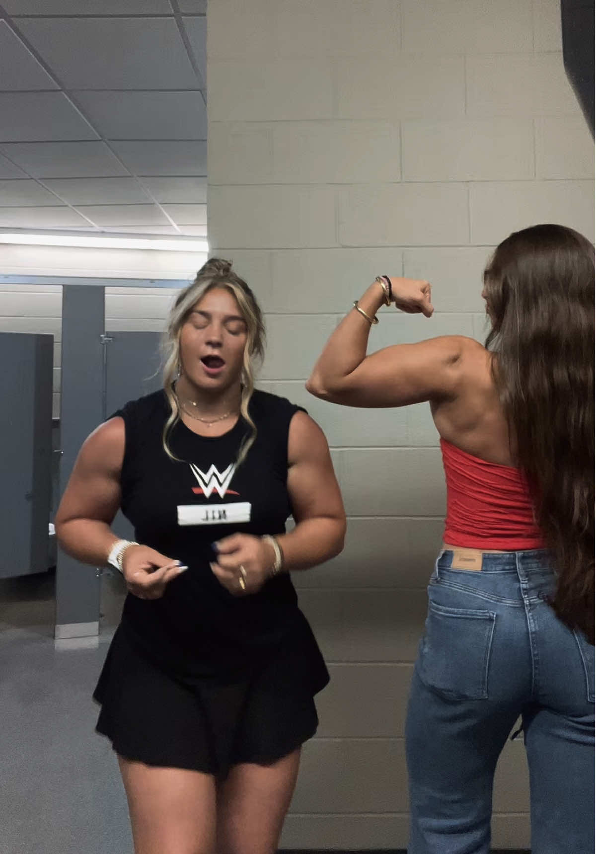 My new tag team partner @Li-Li 🦋 #WWE 