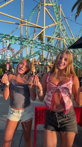 knotts with fav @claire  #fyp #dances #knottsberryfarm 