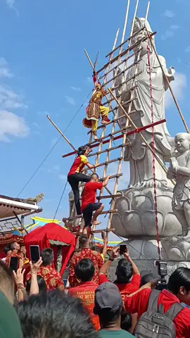 6gwee19 开光观世音菩萨像 di klenteng HIANG THIAN SHANG TIE sungai kakap pontianak... amithofo🙏🙏 semoga semua makhluk berbahagia😇😇🙏🙏 #rupang #dewikwanimposat #kwanimphusha #fypシ゚ 
