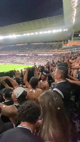 PODE CHAMAR A PORCADA E TAMBÉM OS PÓ DE ARROZ 🎶🦅 #gavioesdafiel #corinthians #neoquimicaarena #osdepreto🏴🏳️🙌🏽 #timao #arquibancada 