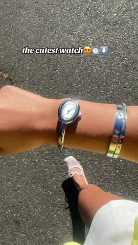 I’m a silver girlyy  #watch #bracelets #jewelry #silver #silverjewelry #watches #jewelrytiktok #jewelrystack #foryoupage #foryoupage #foryou #viral #fyp #cutewatches #elegant #vintagewatch #ovalwatch #fashion 