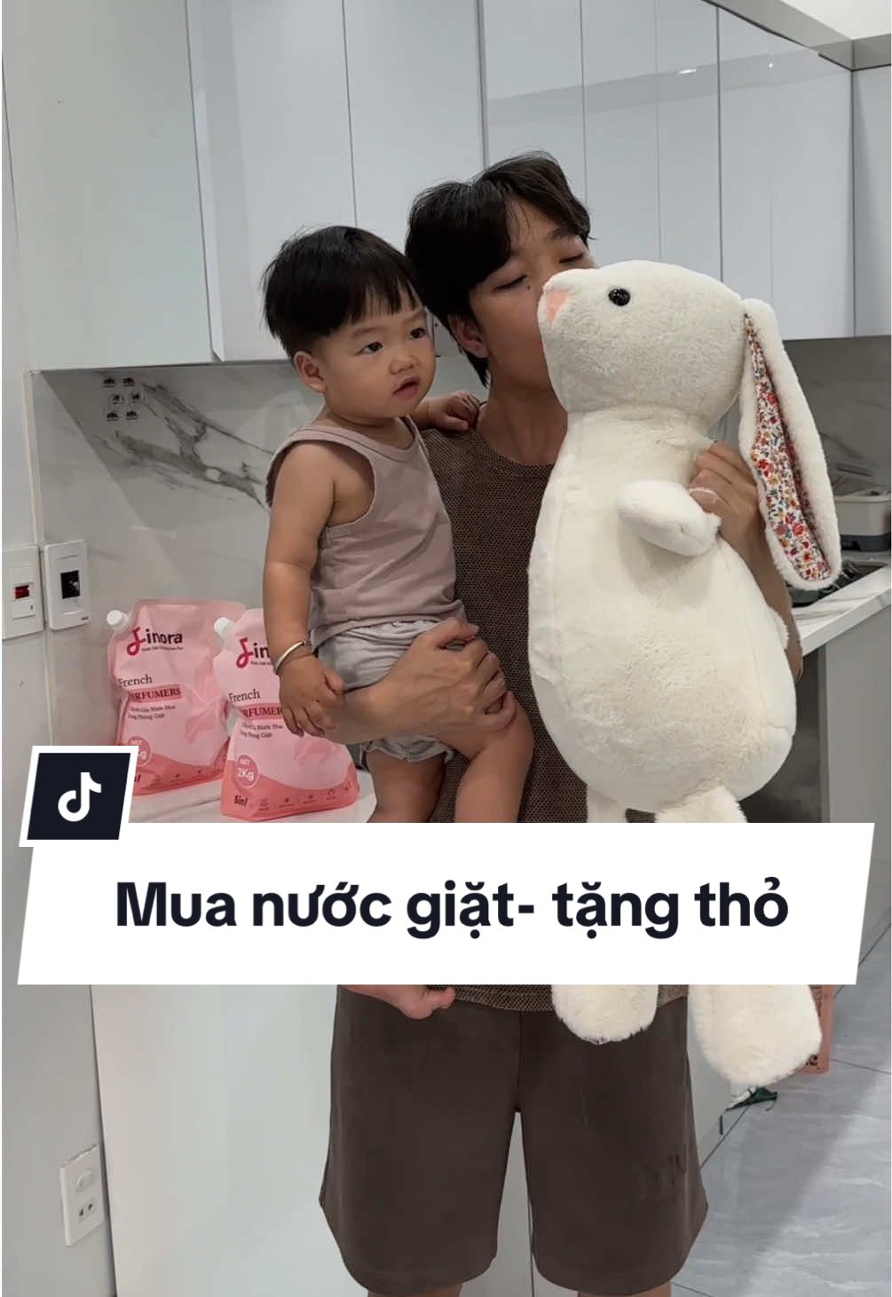 Mua nước giặt đc tặng thỏ bông #cauzoiday #caucuachep #finoravietnam #nuocgiathuongnuochoa 