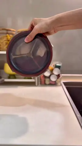 Have you been looking for a container like this?  I sure was! ✅ Stainless steel 304 with airtight sealing ✅ Safe for the microwave, oven, freezer, dishwasher! ✅ From -40°C to 400°C—super durable! In Korea, we usually pack 2–3 side dishes, rice, and soup for kids’ lunch boxes. But it’s always stressful—worried the soup might spill, plastic absorbs smells, and glass is heavy and fragile. But this CUITISAN container is truly different. @cuitisan_malaysia @mummygrab  ✅It’s super lightweight, strong, and leakproof —no smells, no spills! ✅Made in Korea🇰🇷 And the divided sections make it easy to pack fruits, side dishes, porridge, or soup—all in one. Now this one container solved all my lunchbox problems. I pack my son’s lunch every day, and I finally have peace of mind! #malaysialife #cuitisanmalaysia #airtightcontainer #lunchbox #koreaninmalaysia #makanankorea