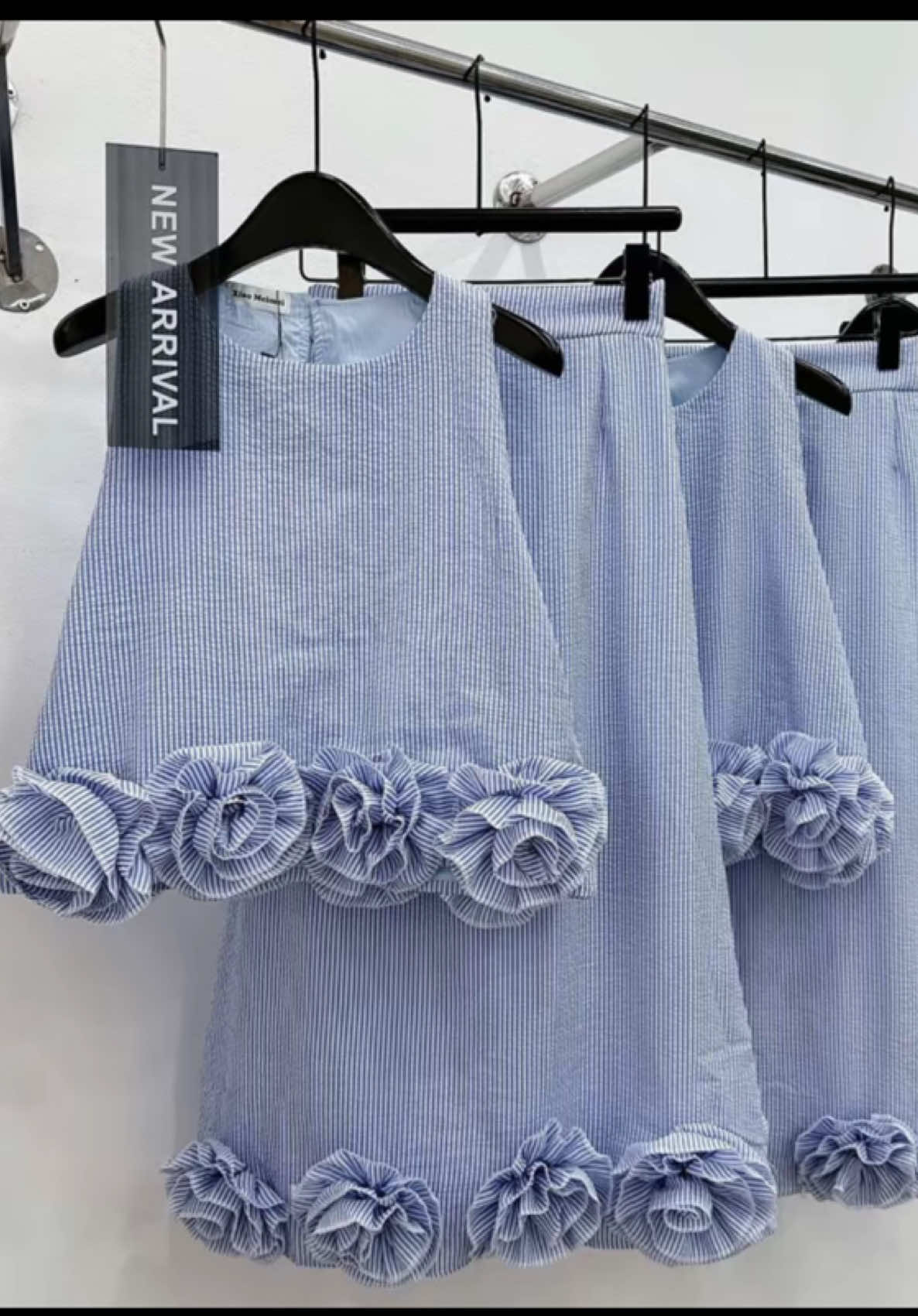 [Hoa Cuộn Nổi ] Set Áo Kẻ Sát xanh phối hoa bèo xinh 💕💕#xuhuong #thinhhanh #viral #outfit #setdoxinh #boxinhchonu #donuxinh 