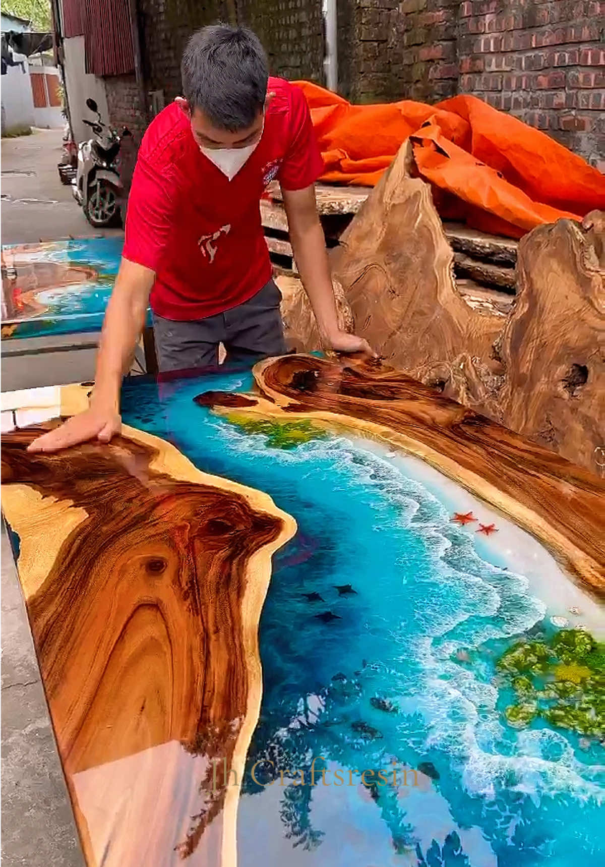 Luôn sẵn hàng. Khách đặt theo yêu cầu nhắn em nhé . If you want to buy it, please message me.#xuhuong #epoxy #banan #fyp #resinart #wood #keoepoxy #epoxyresin #art #resin 